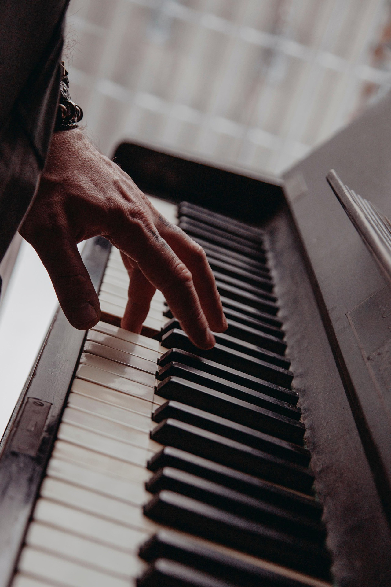 deni_eliash-piano-6046545_1920